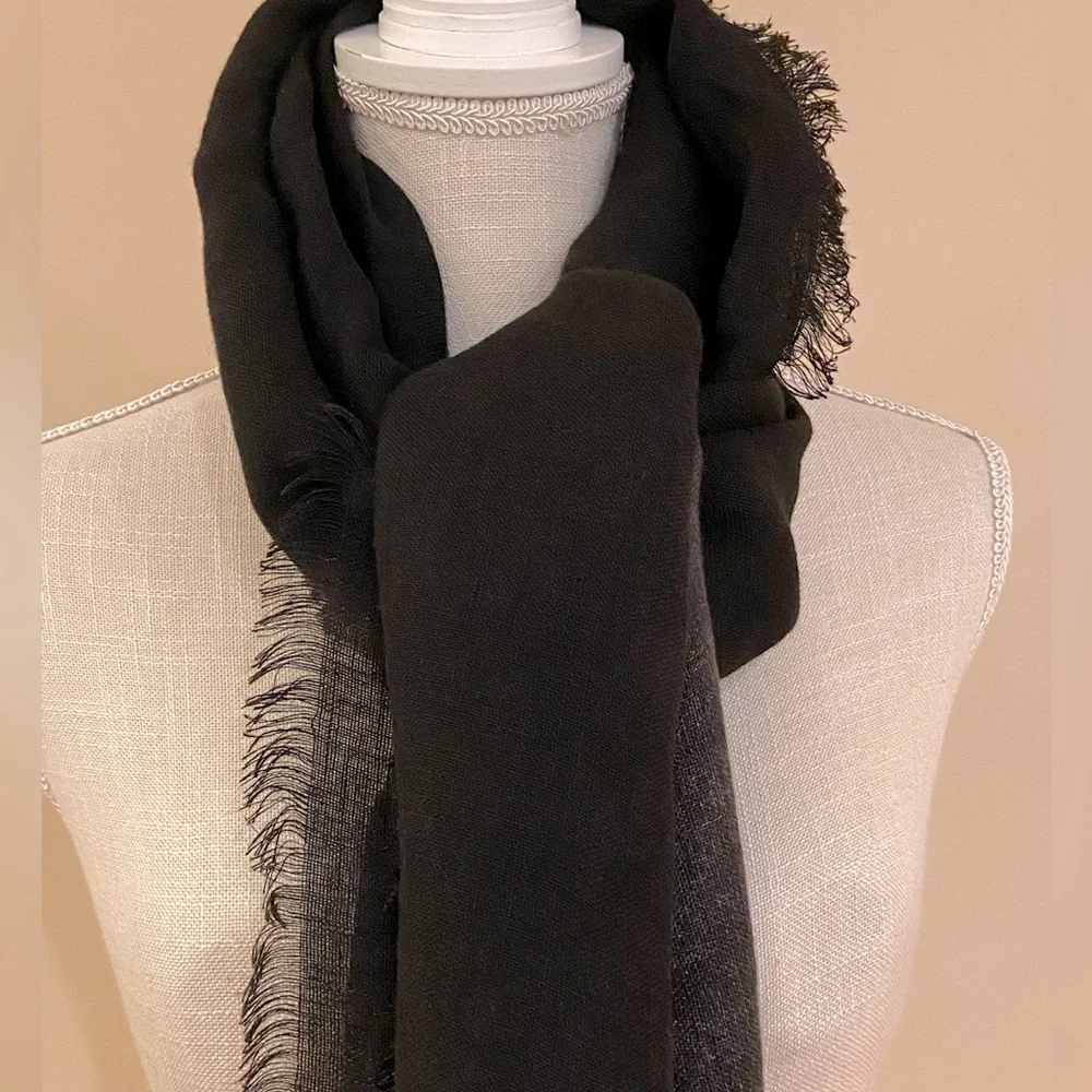 Destin Linen Scarf Wrap Black Gray Made in Italy $340 Retail Luxury Brand - Picture 6 of 16